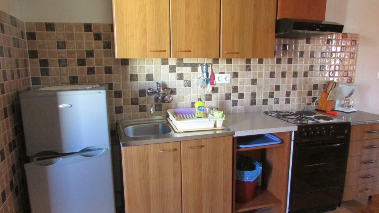 Apartmani Petunia Fažana Exterior foto