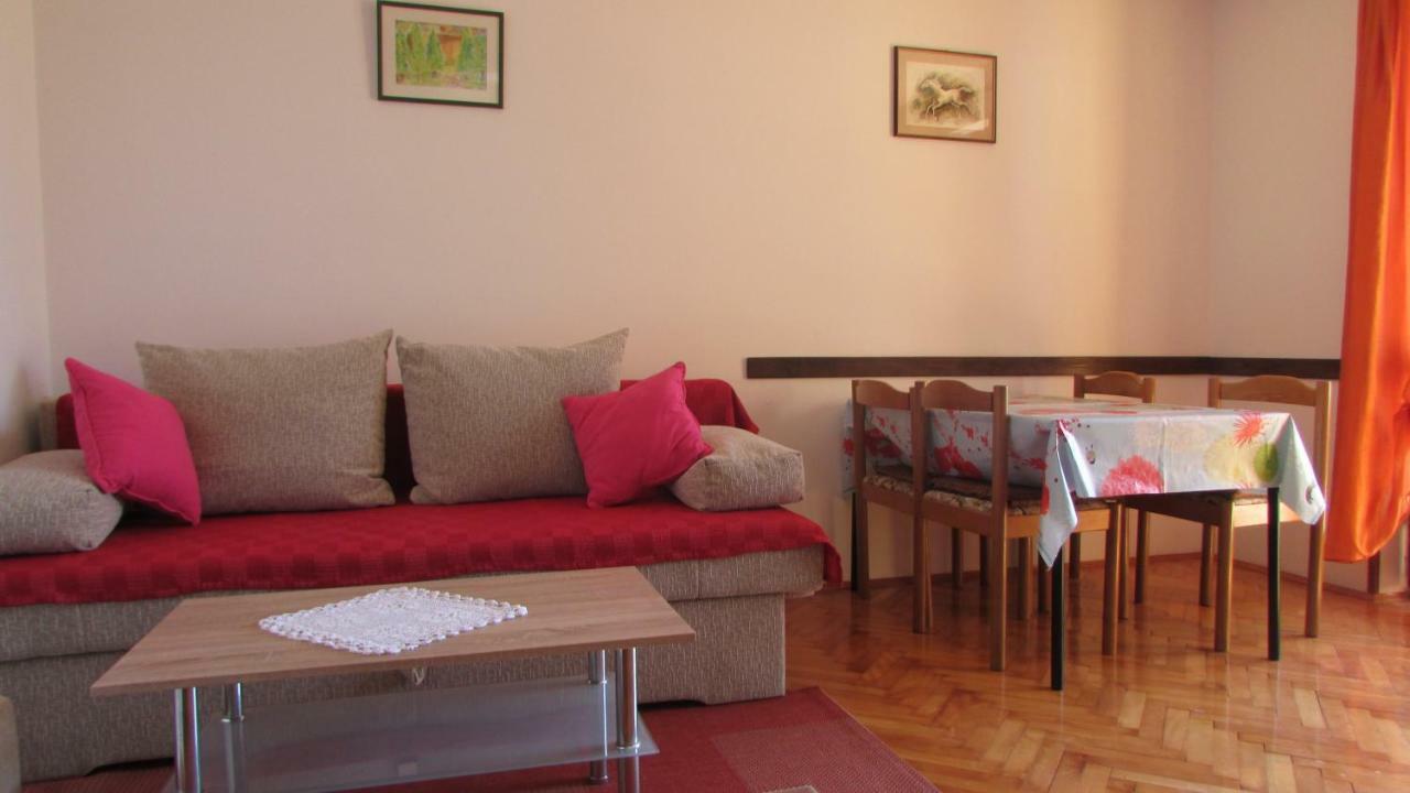 Apartmani Petunia Fažana Exterior foto