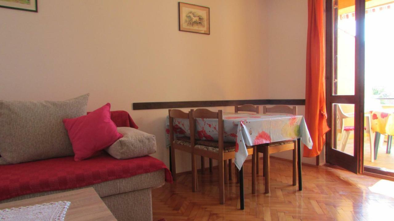 Apartmani Petunia Fažana Exterior foto